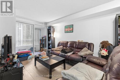 205 - 801 Bay Street, Toronto, ON - Indoor Photo Showing Living Room