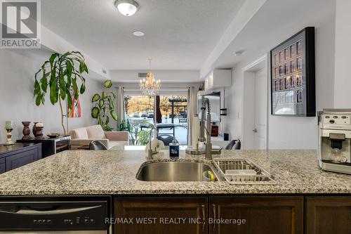 114 - 149 Church Street, King, ON - Indoor Photo Showing Kitchen With Double Sink With Upgraded Kitchen
