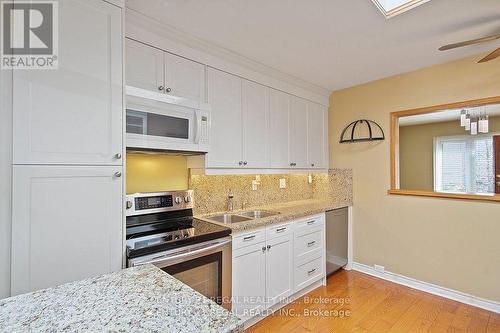 102 Newcastle Street, Toronto, ON - Indoor Photo Showing Kitchen