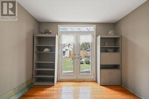 102 Newcastle Street, Toronto, ON - Indoor Photo Showing Other Room