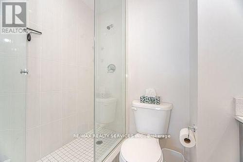 2902 - 2900 Highway 7 Road, Vaughan, ON - Indoor Photo Showing Bathroom