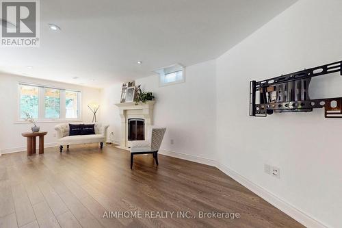 812 Foxcroft Boulevard, Newmarket, ON - Indoor With Fireplace