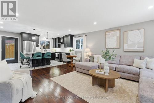 856 Sorrento Avenue, Oshawa, ON - Indoor Photo Showing Living Room