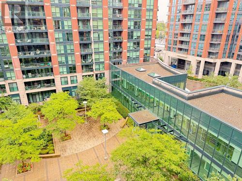 740 - 525 Wilson Avenue, Toronto, ON - Outdoor