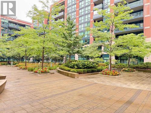 740 - 525 Wilson Avenue, Toronto, ON - Outdoor