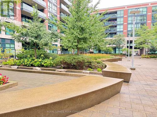 740 - 525 Wilson Avenue, Toronto, ON - Outdoor