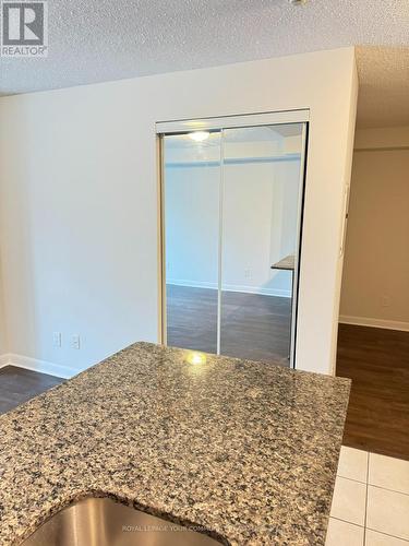 740 - 525 Wilson Avenue, Toronto, ON - Indoor Photo Showing Kitchen