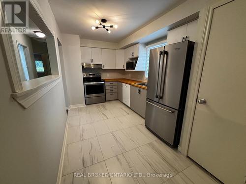 Upper - 102 Bonaventure Drive, London East, ON - Indoor Photo Showing Kitchen