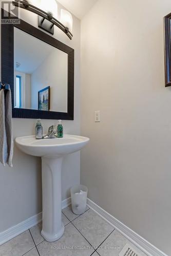 2165 Sojourn Street, Ottawa, ON - Indoor Photo Showing Bathroom