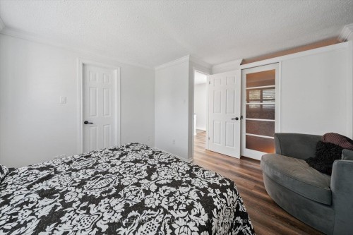 1825 Hyde Mill Crescent, Mississauga, ON - Indoor Photo Showing Bedroom