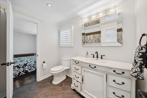 1825 Hyde Mill Crescent, Mississauga, ON - Indoor Photo Showing Bathroom