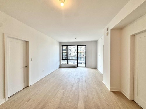 Salon - 609-4400 Boul. St-Jean, Dollard-Des-Ormeaux, QC - Indoor Photo Showing Other Room