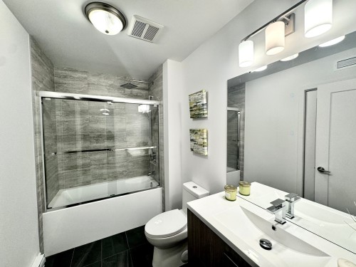 Salle de bains - 609-4400 Boul. St-Jean, Dollard-Des-Ormeaux, QC - Indoor Photo Showing Bathroom