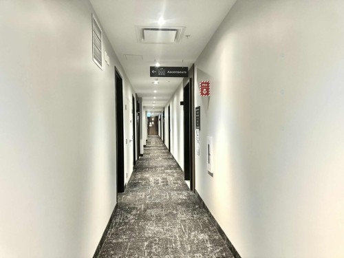 Hall d'entrée/Vestibule - 609-4400 Boul. St-Jean, Dollard-Des-Ormeaux, QC - Indoor Photo Showing Other Room