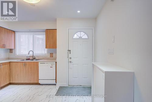 95 Faithful Way, Markham, ON - Indoor Photo Showing Kitchen