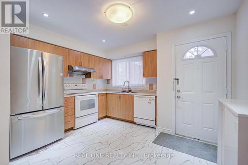 95 Faithful Way, Markham, ON - Indoor Photo Showing Kitchen