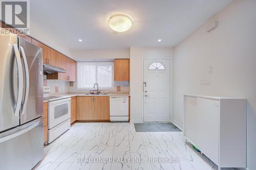 95 Faithful Way, Markham, ON - Indoor Photo Showing Kitchen