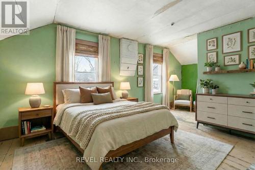 Potential Reno Idea's - 439 Metcalf Street, Tweed (Tweed (Village)), ON - Indoor Photo Showing Bedroom