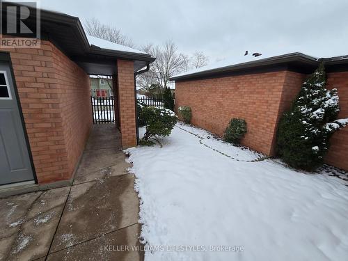 33 - 65 Fiddlers Green Road, London North (North P), ON - Outdoor With Exterior