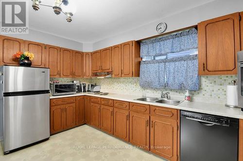 456 Blake Boulevard, Ottawa, ON - Indoor Photo Showing Kitchen With Double Sink