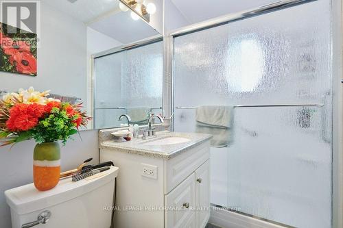 456 Blake Boulevard, Ottawa, ON - Indoor Photo Showing Bathroom