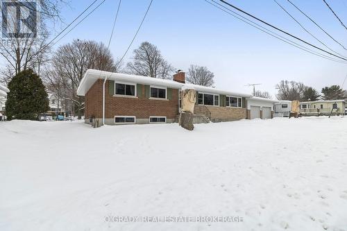 3 Davison Avenue, Brockville, ON - Outdoor