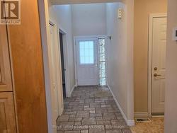 Large foyer - 