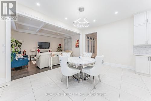 45 Shining Willow Court, Richmond Hill, ON - Indoor Photo Showing Dining Room