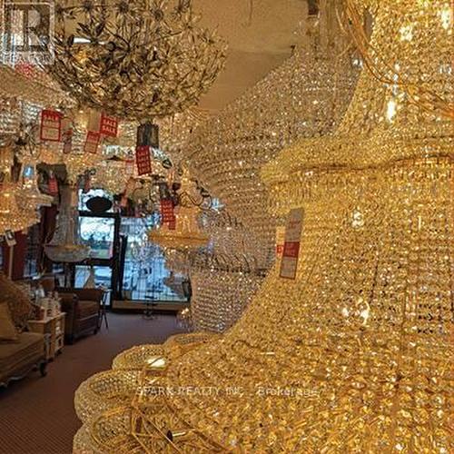 1127 Derry Road E, Mississauga, ON 