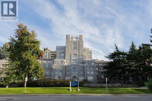 5952 Chancellor Mews, Vancouver, BC - Outdoor