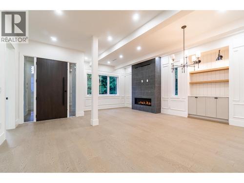 882 English Bluff Road, Delta, BC - Indoor With Fireplace