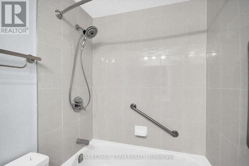 912 - 1485 Baseline Road, Ottawa, ON - Indoor Photo Showing Bathroom