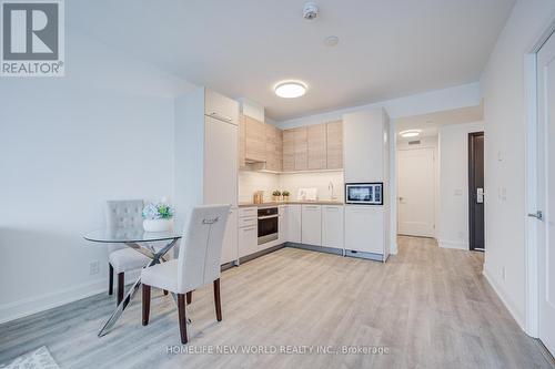 3203 - 12 Gandhi Lane, Markham, ON - Indoor