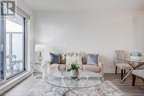 3203 - 12 Gandhi Lane, Markham, ON - Indoor