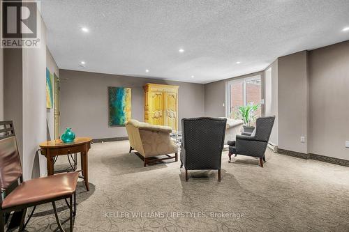 604 - 549 Ridout Street N, London East (East F), ON - Indoor