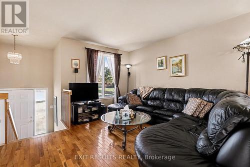 245 Ivan Crescent, Cornwall, ON - Indoor Photo Showing Living Room