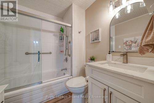 538 Ingersoll Avenue, Woodstock (Woodstock - North), ON - Indoor Photo Showing Bathroom