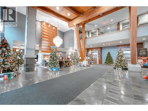 2950 Camozzi Road Unit# 1303, Revelstoke, BC - Indoor Photo Showing Other Room