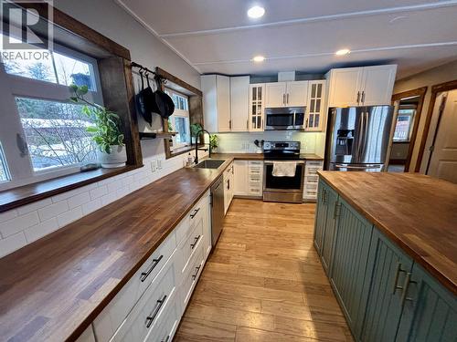 8 Drake Street, Kitimat, BC - Indoor Photo Showing Kitchen