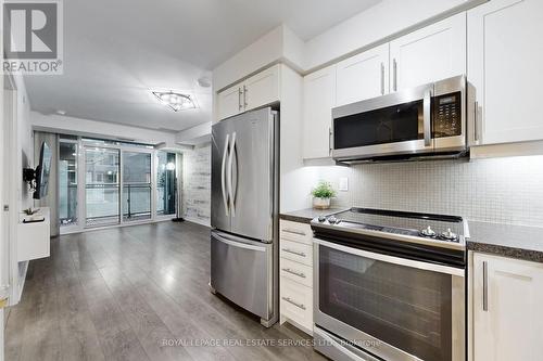 601 - 525 Adelaide Street W, Toronto, ON - Indoor Photo Showing Kitchen