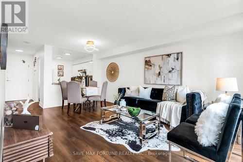 1006 - 330 Rathburn Road W, Mississauga, ON - Indoor Photo Showing Living Room
