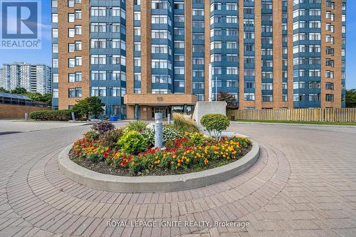 215 - 88 Alton Towers Circle, Toronto, ON - Outdoor With Facade