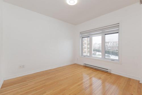 Bedroom - 301-301  - 6800 Boul. Henri-Bourassa O., Montréal (Saint-Laurent), QC - Indoor Photo Showing Other Room