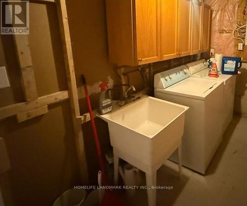 33 Silver Linden Drive, Richmond Hill, ON - Indoor Photo Showing Laundry Room