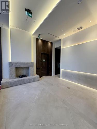 811 - 425 Front Street E, Toronto, ON - Indoor Photo Showing Other Room