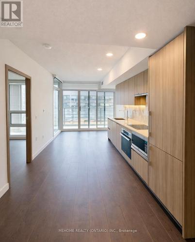 1712 - 3 Concord Cityplace Way, Toronto, ON - Indoor