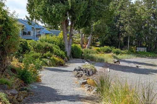 734-1600 Stroulger Rd, Nanoose Bay, BC - Outdoor