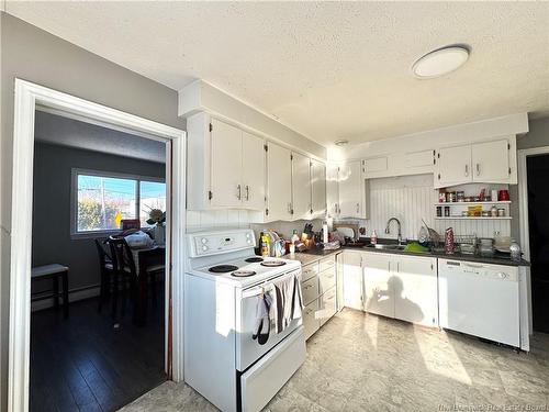 928 Smythe St, Fredericton, NB 