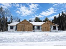 31 Terry Fox DR  Oromocto, NB E2V 0P6