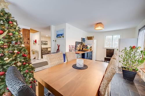 Family room - 1312 Rue Dion, Val-David, QC - Indoor Photo Showing Dining Room